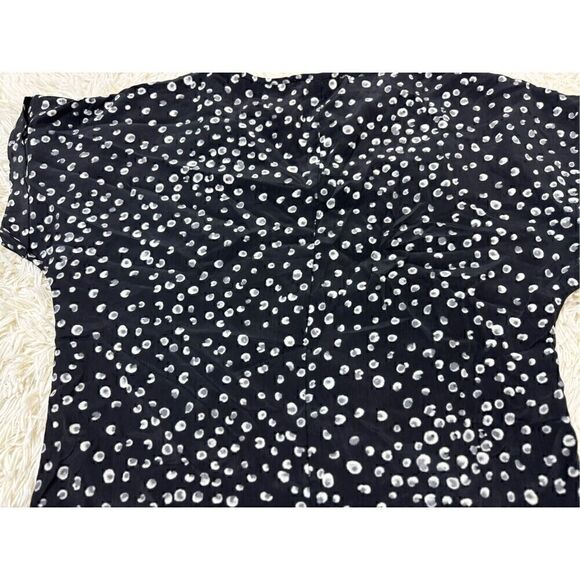 Adorable Black, Blue, Gray and White Spotted Crop top blouse by Forever 21 size - Picture 7 of 8